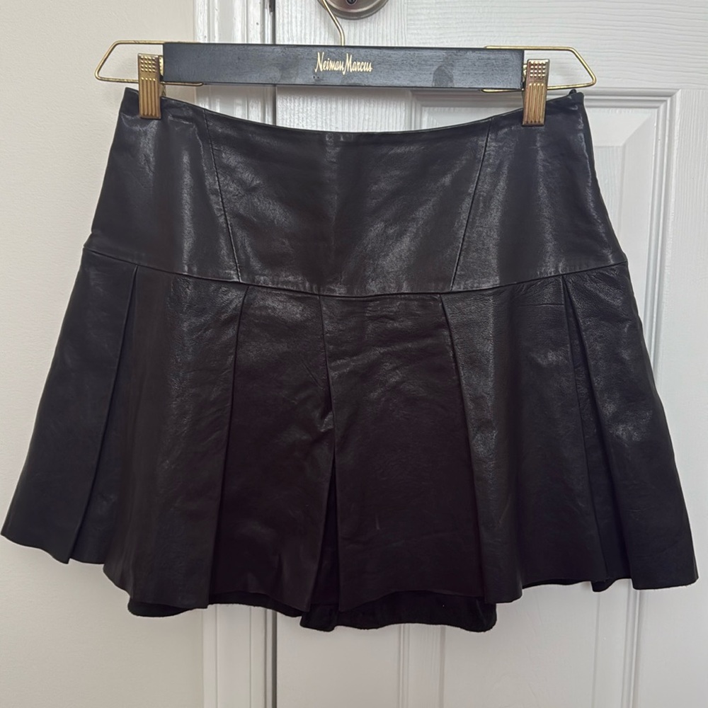 SOLD CYNTHIA STEFFE Leather Pleated Skirt Size 2